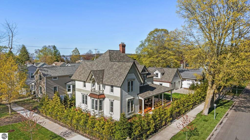 5 Bedroom Single Family Home/House's Image 76