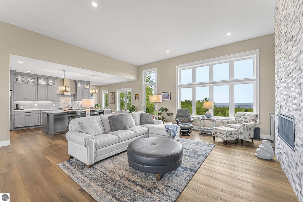 3 Bedroom Single Family Home/House's Image 11