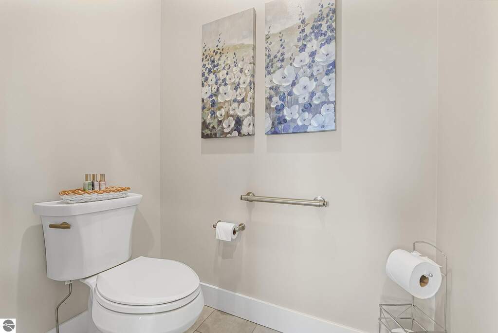 3 Bedroom Single Family Home/House's Image 32