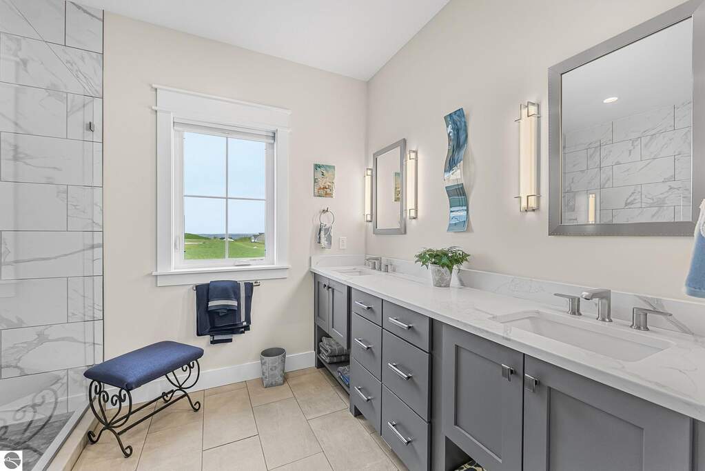 3 Bedroom Single Family Home/House's Image 41