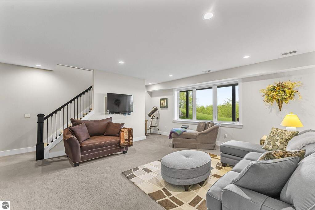 3 Bedroom Single Family Home/House's Image 46