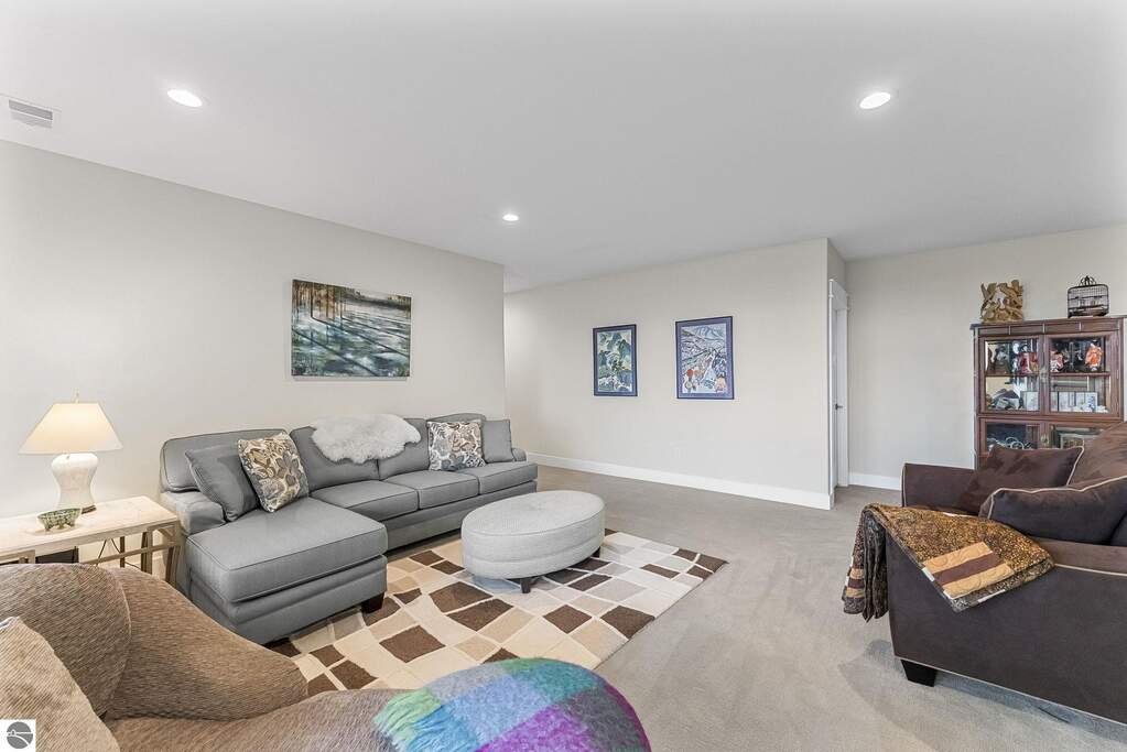 3 Bedroom Single Family Home/House's Image 47