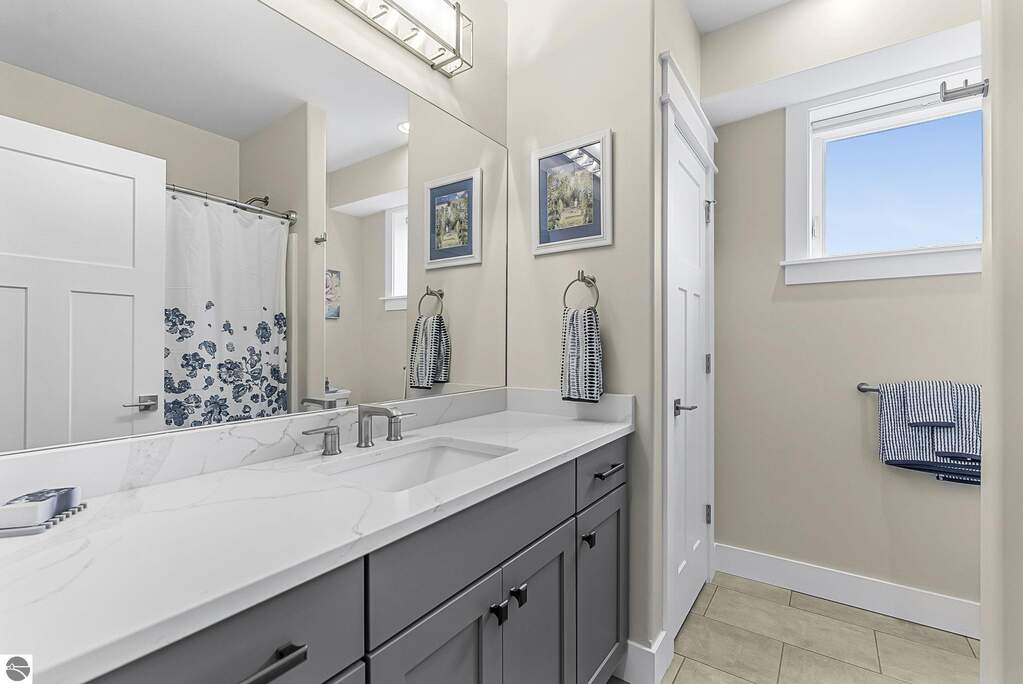 3 Bedroom Single Family Home/House's Image 52