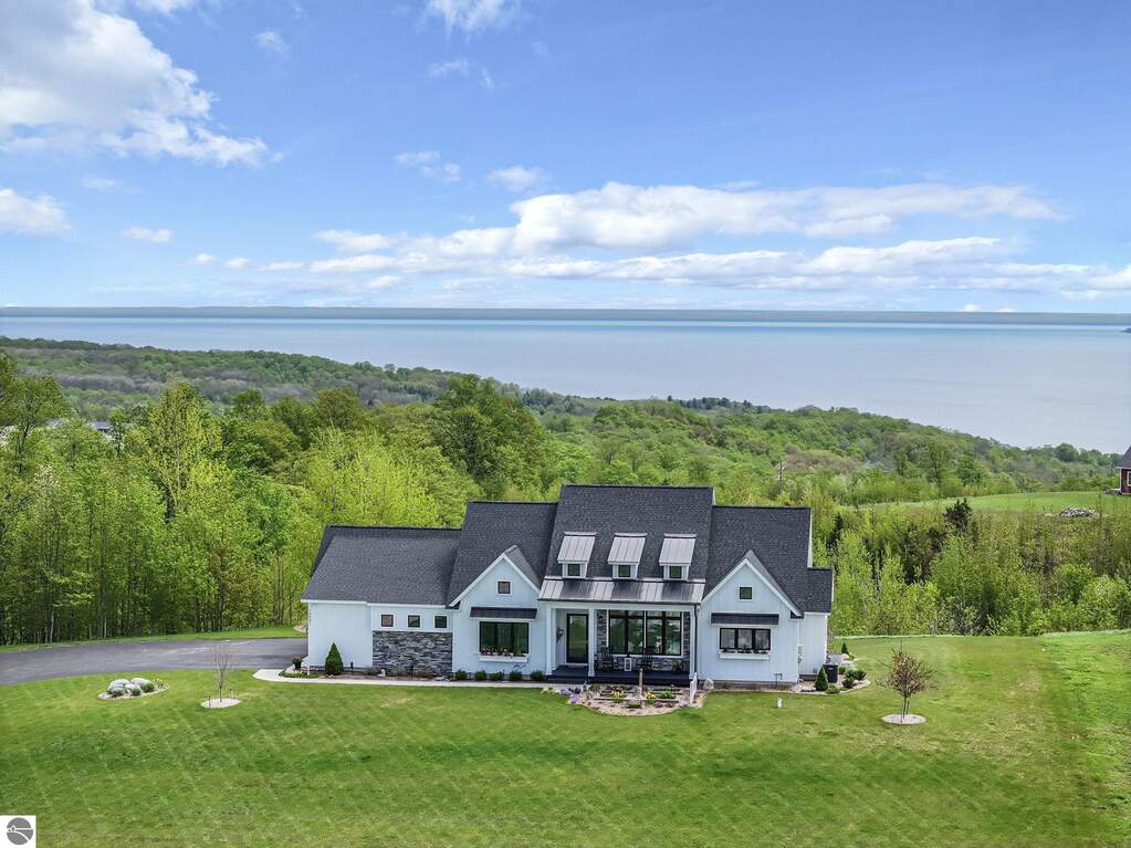 3 Bedroom Single Family Home/House's Image 4