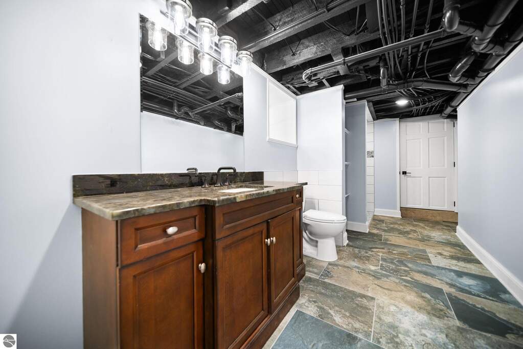 3 Bedroom Single Family Home/House's Image 35