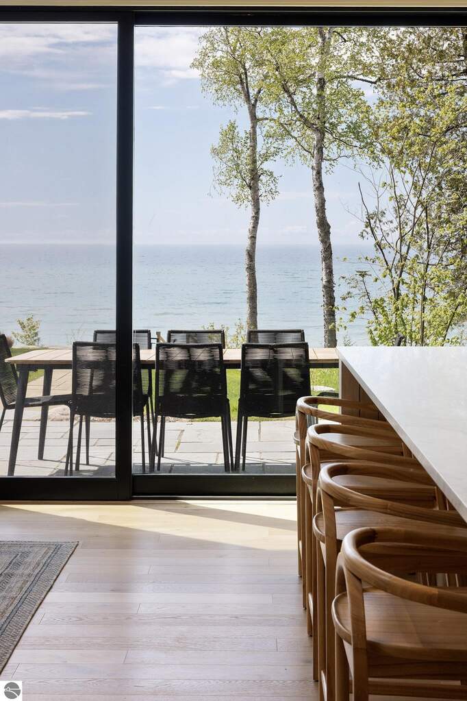 5 Bedroom Single Family Home/House's Image 13