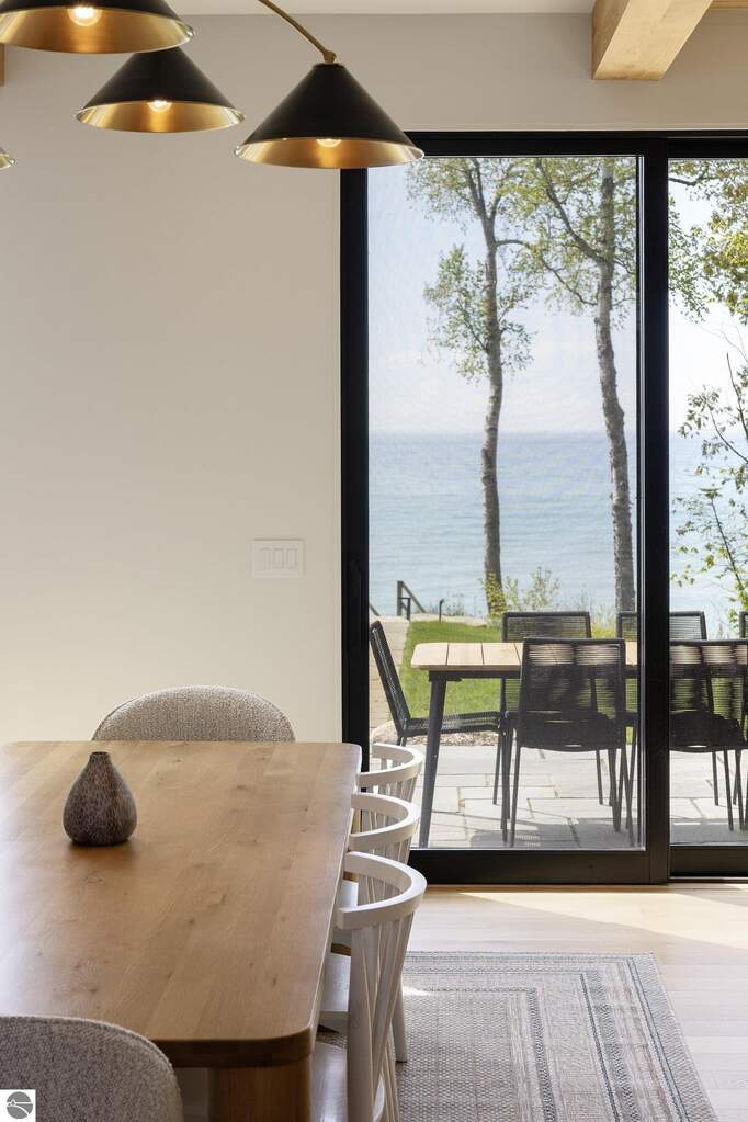 5 Bedroom Single Family Home/House's Image 14