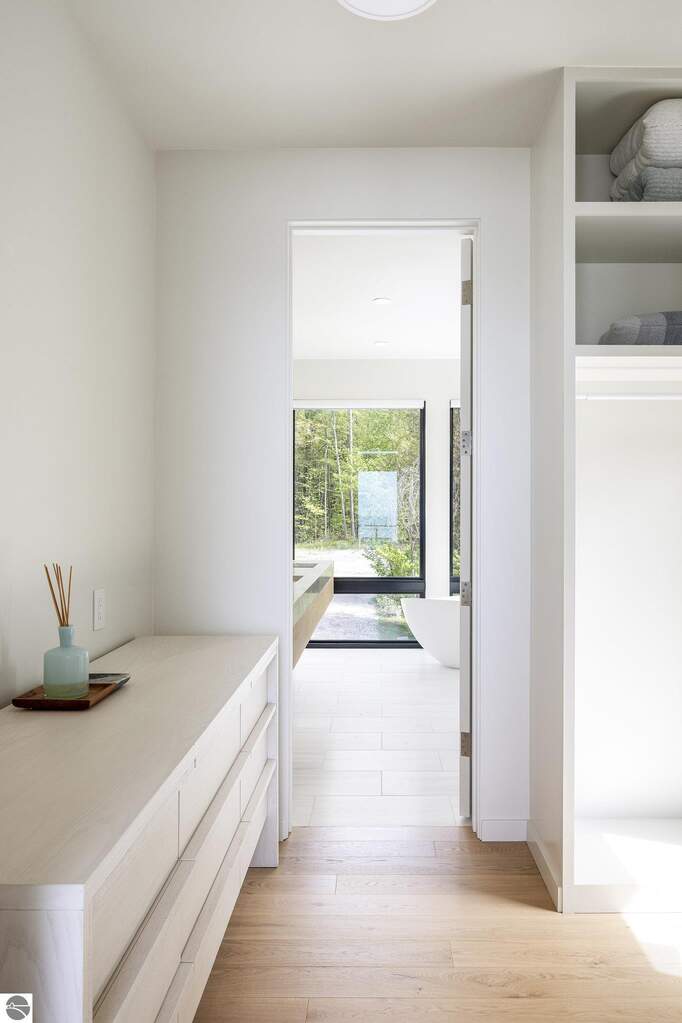 5 Bedroom Single Family Home/House's Image 28