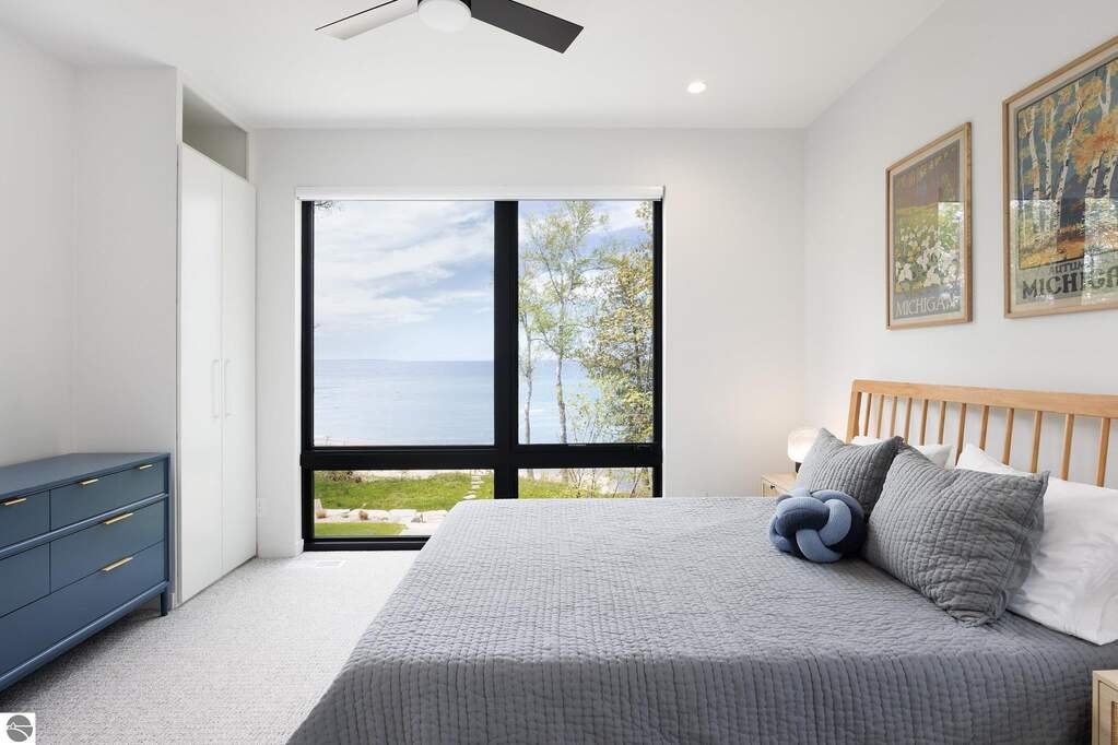 5 Bedroom Single Family Home/House's Image 36