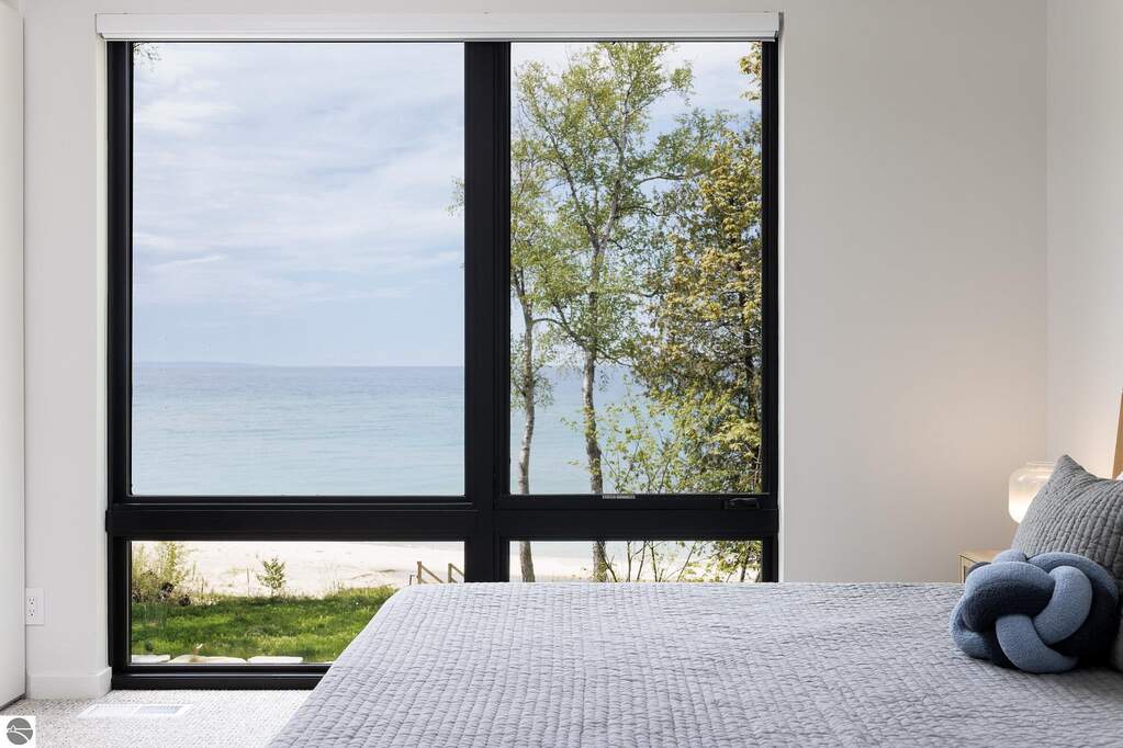 5 Bedroom Single Family Home/House's Image 37