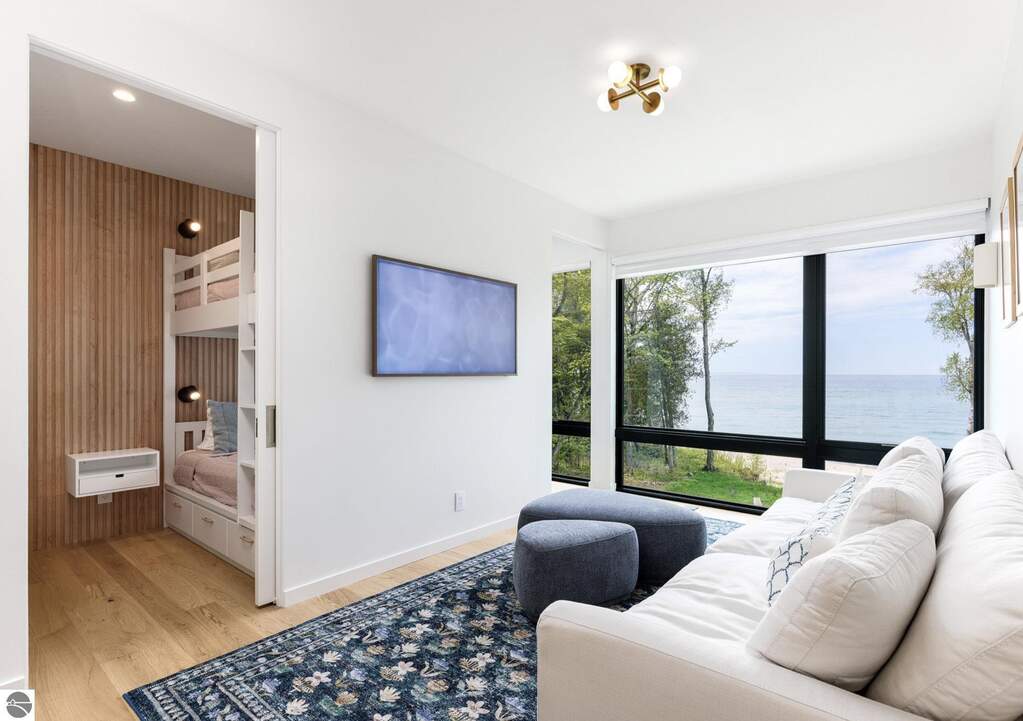 5 Bedroom Single Family Home/House's Image 47