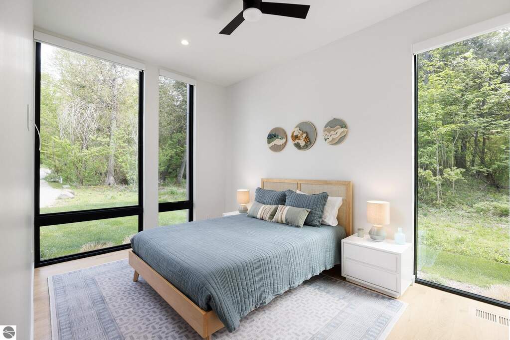 5 Bedroom Single Family Home/House's Image 54