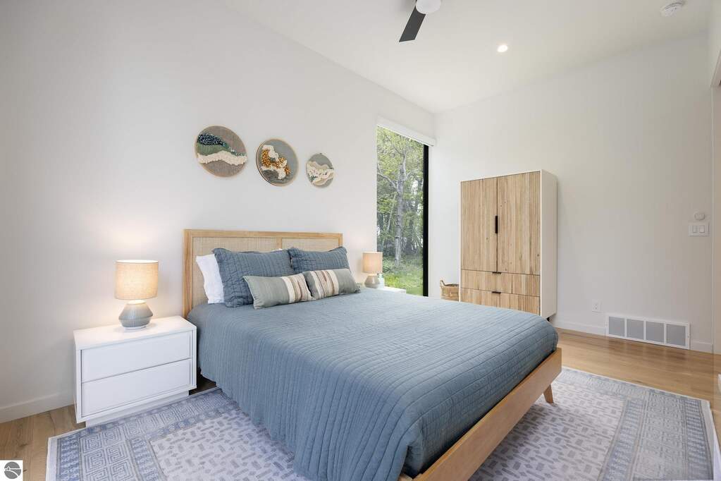 5 Bedroom Single Family Home/House's Image 55