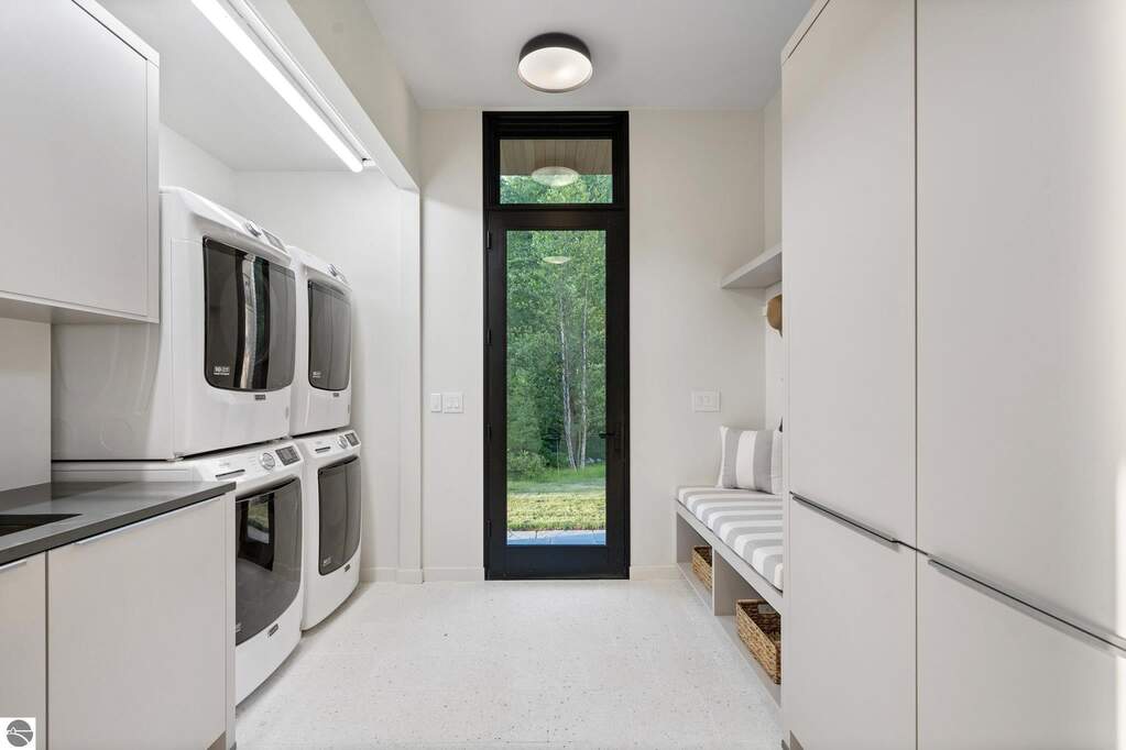 5 Bedroom Single Family Home/House's Image 60