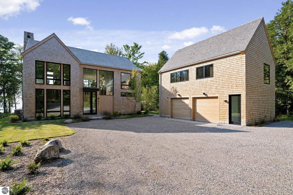 5 Bedroom Single Family Home/House's Image 61