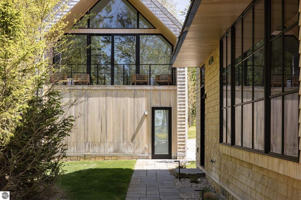 5 Bedroom Single Family Home/House's Image 62