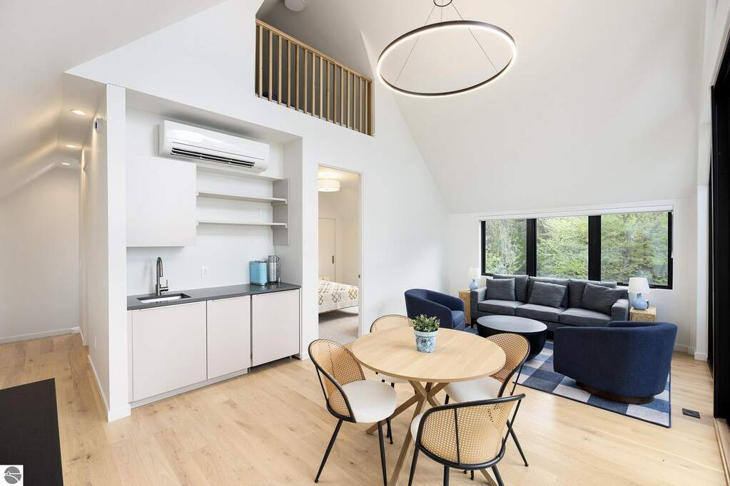 5 Bedroom Single Family Home/House's Image 69
