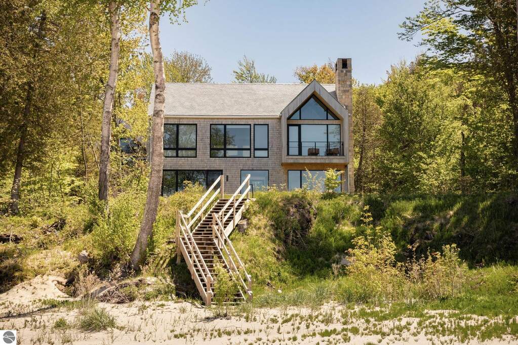 5 Bedroom Single Family Home/House's Image 81