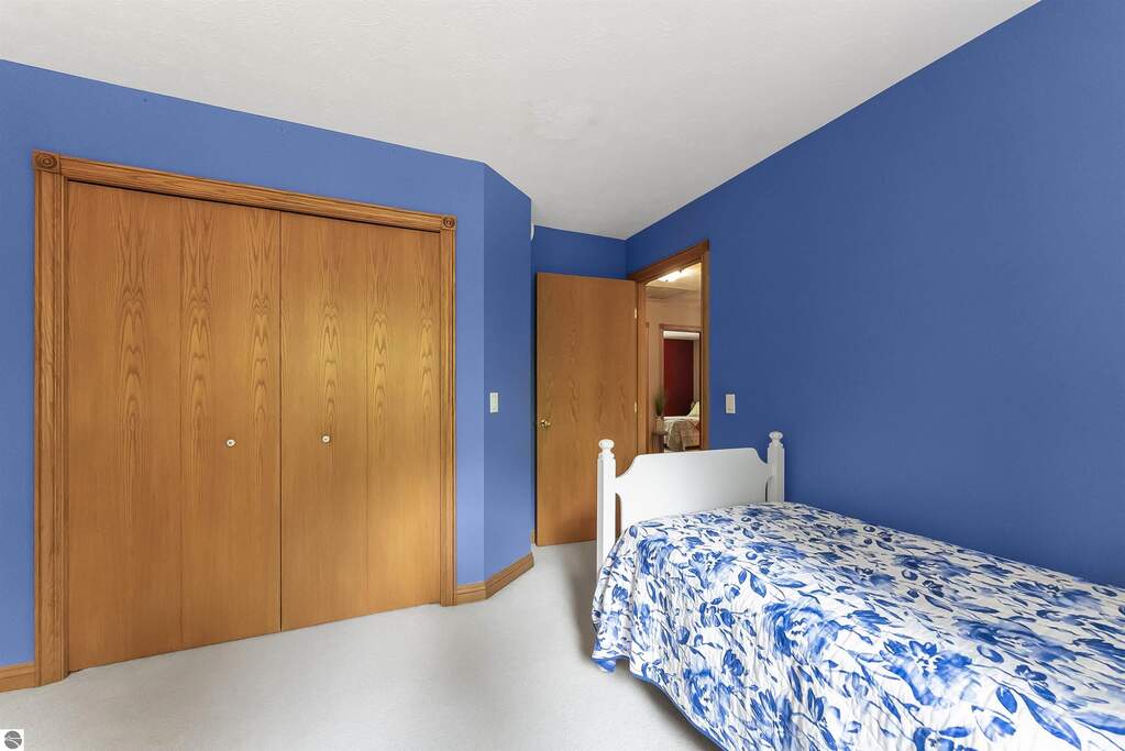 5 Bedroom Single Family Home/House's Image 34