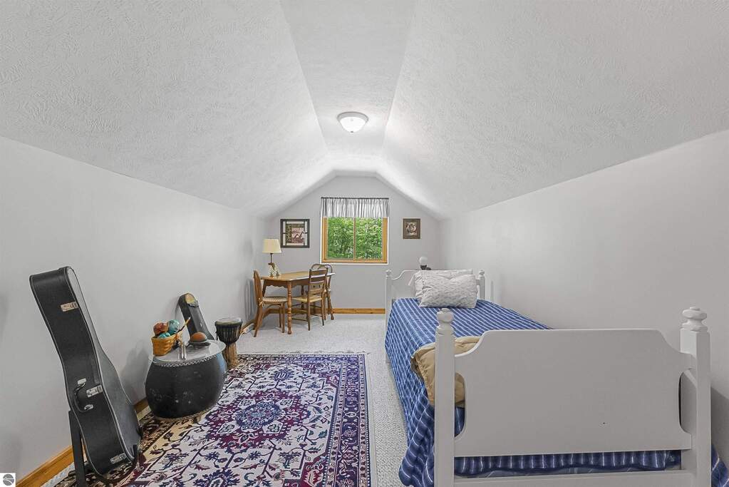 5 Bedroom Single Family Home/House's Image 37