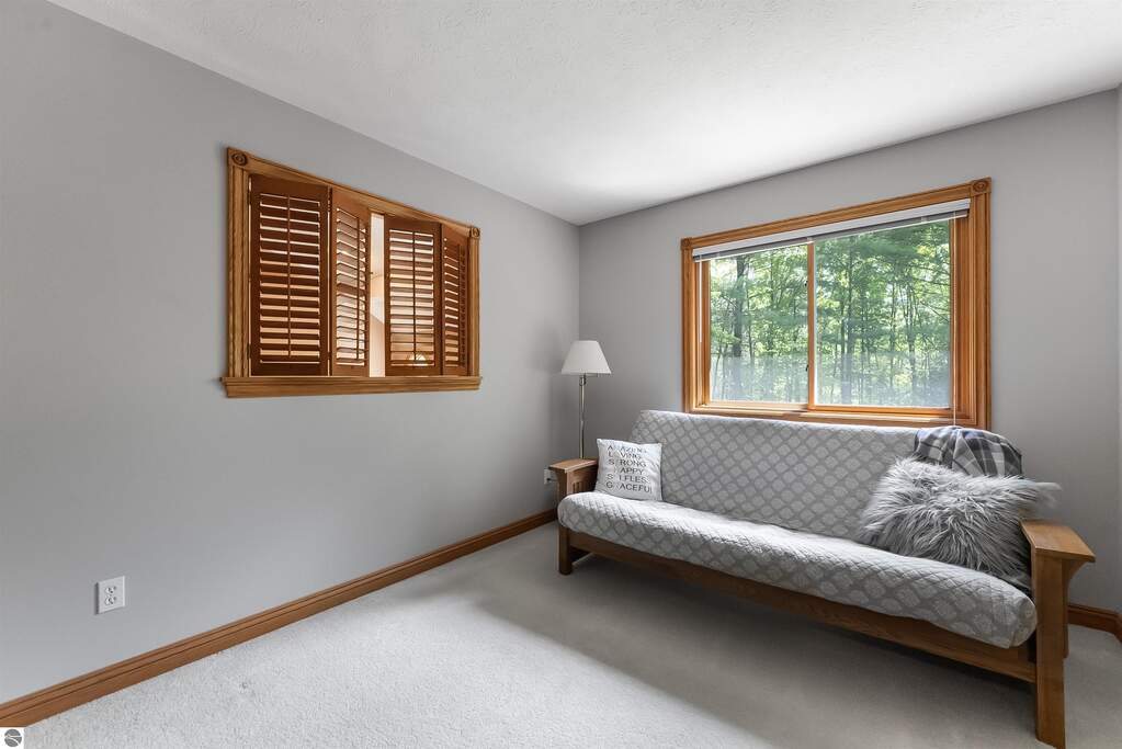5 Bedroom Single Family Home/House's Image 39