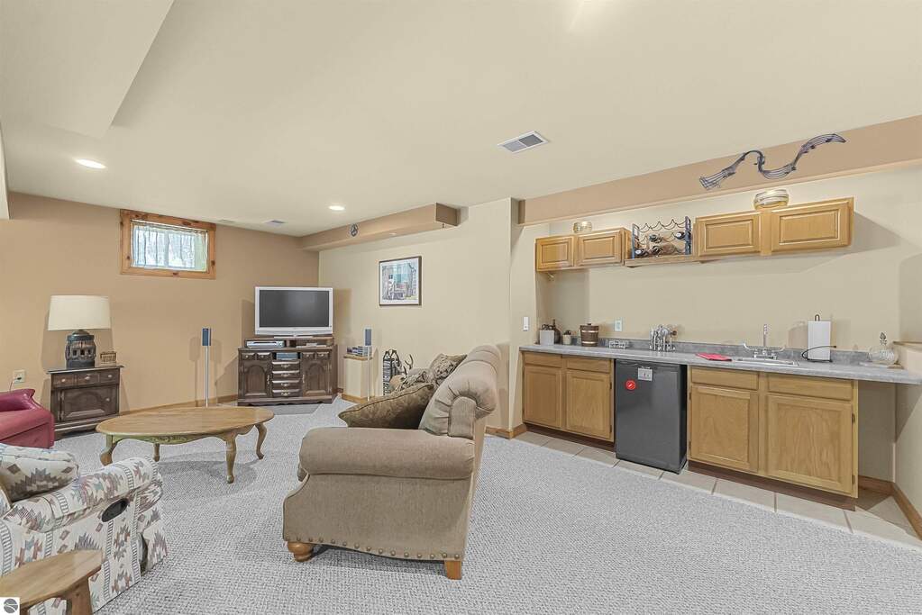 5 Bedroom Single Family Home/House's Image 44