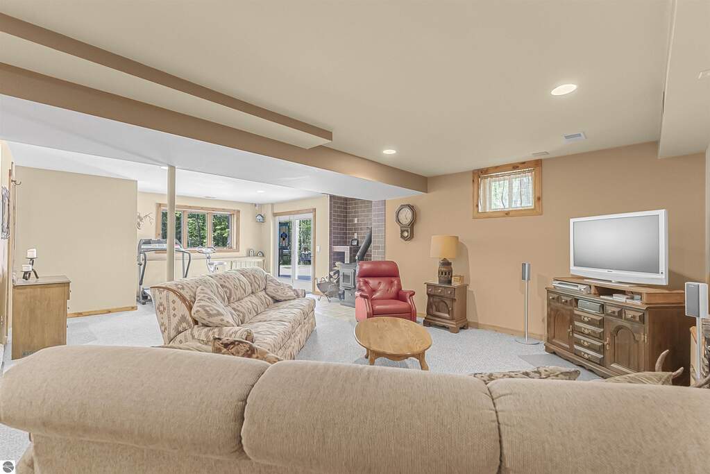 5 Bedroom Single Family Home/House's Image 45