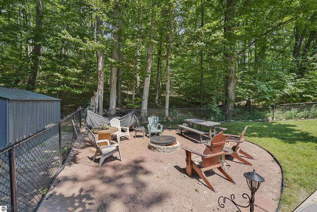 4 Bedroom Single Family Home/House's Image 10