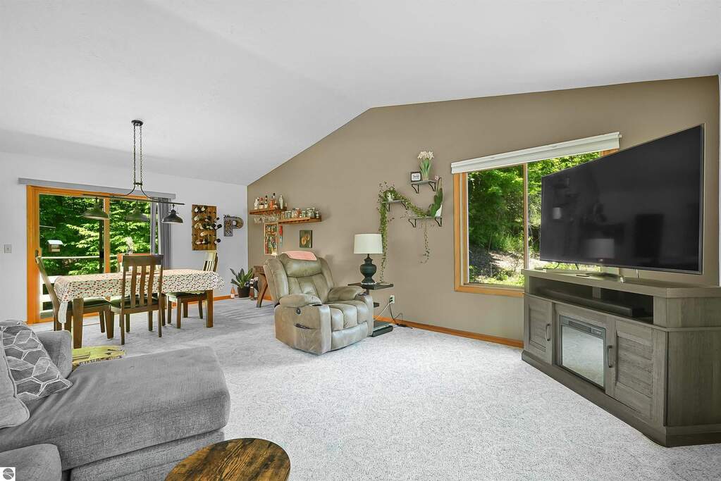 4 Bedroom Single Family Home/House's Image 12