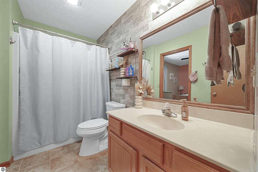 4 Bedroom Single Family Home/House's Image 23