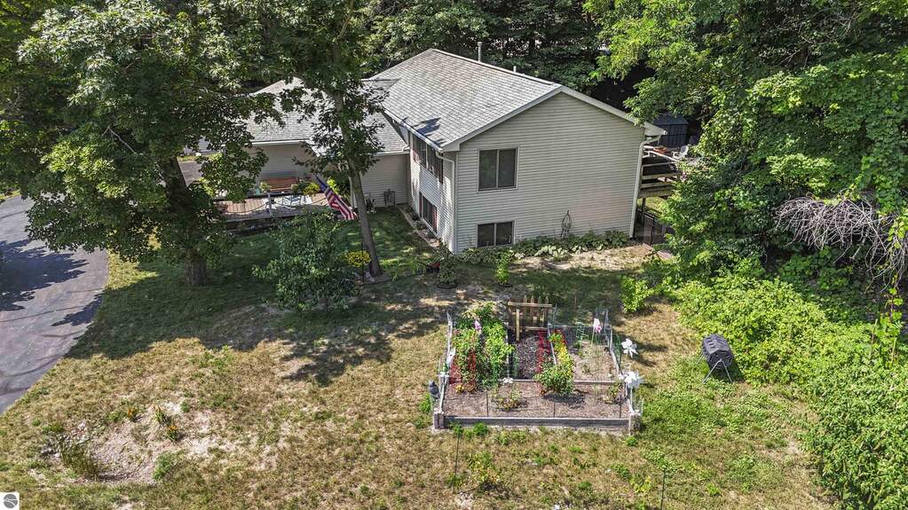 4 Bedroom Single Family Home/House's Image 40