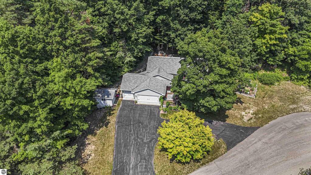 4 Bedroom Single Family Home/House's Image 41