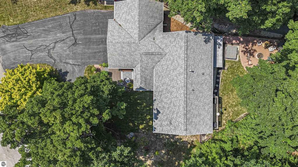 4 Bedroom Single Family Home/House's Image 5