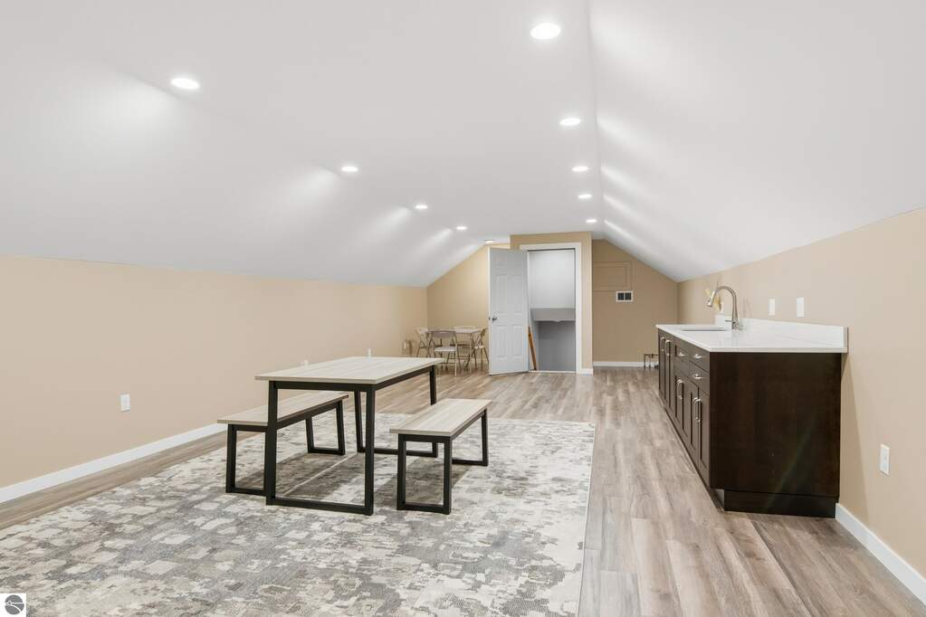4 Bedroom Single Family Home/House's Image 17