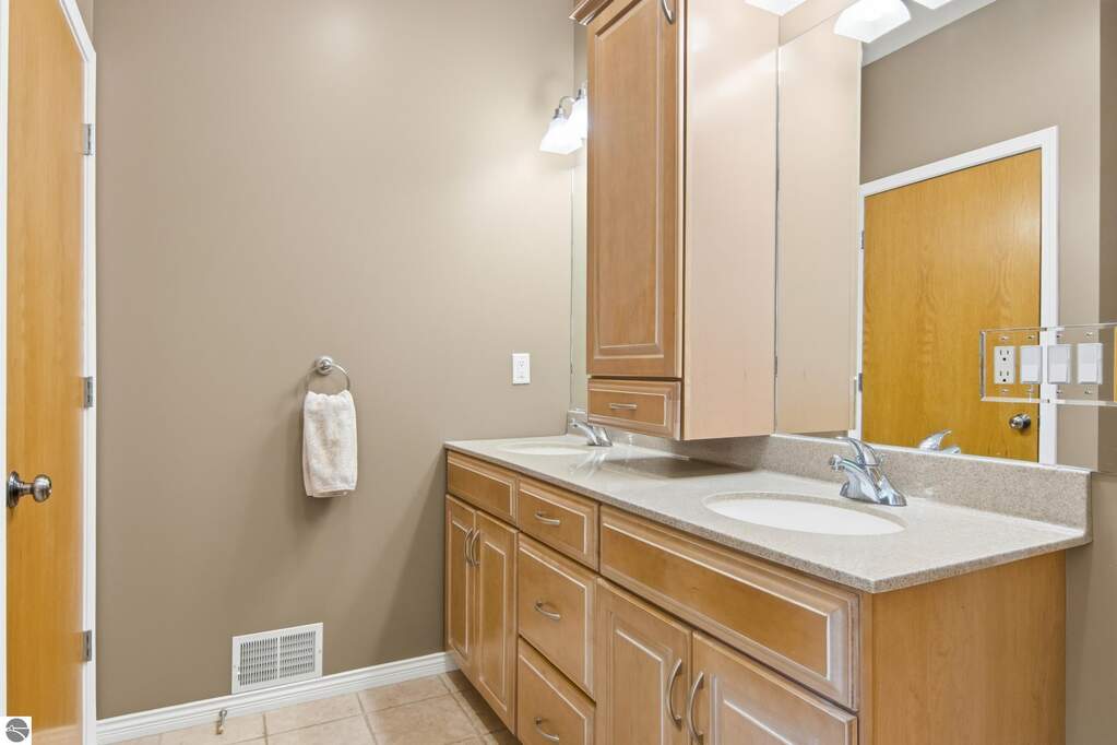 4 Bedroom Single Family Home/House's Image 23