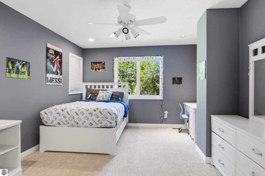 4 Bedroom Single Family Home/House's Image 32