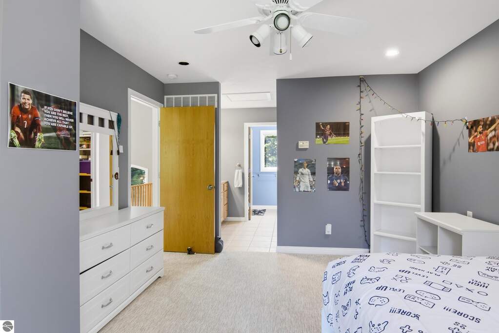 4 Bedroom Single Family Home/House's Image 33