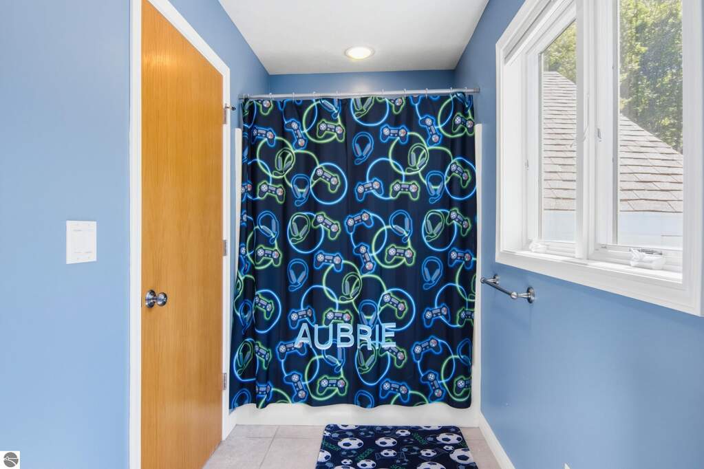4 Bedroom Single Family Home/House's Image 34