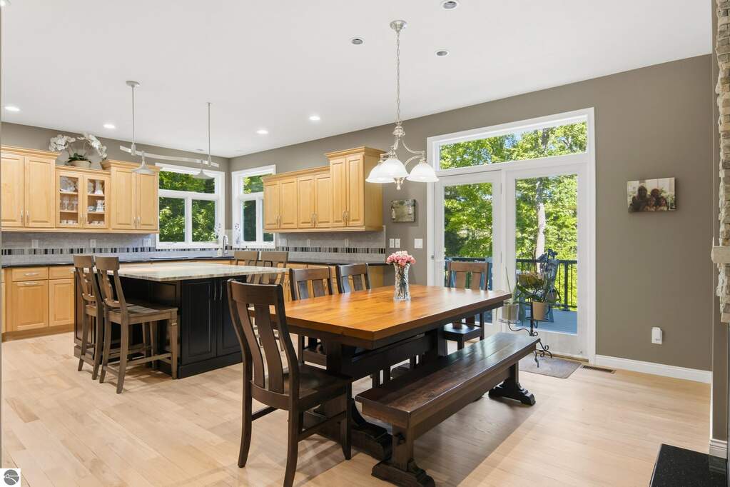 4 Bedroom Single Family Home/House's Image 5