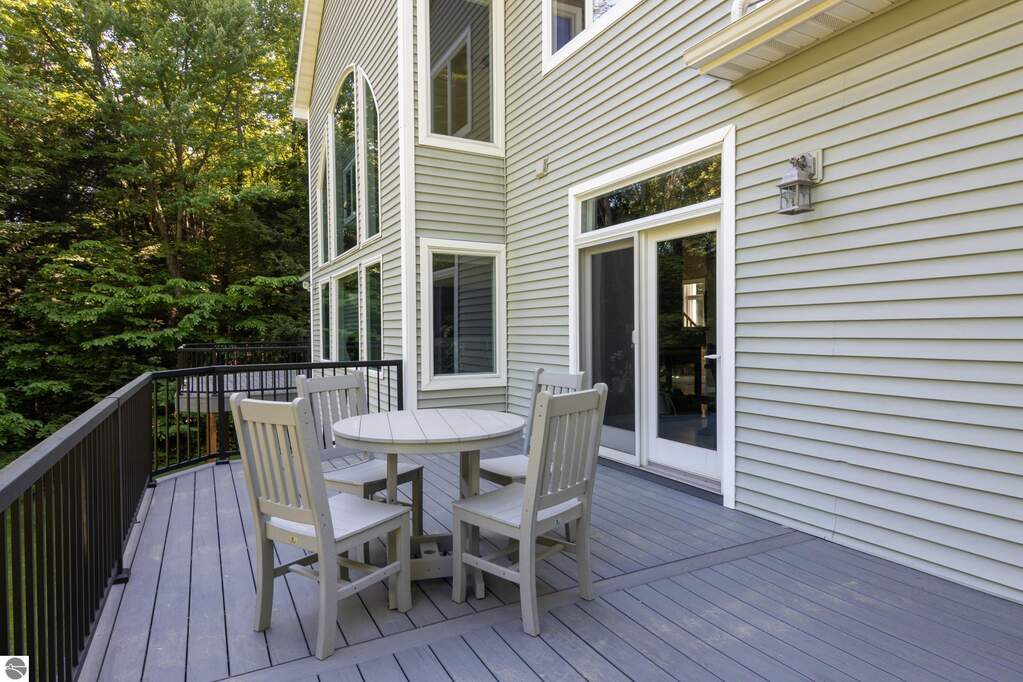 4 Bedroom Single Family Home/House's Image 6