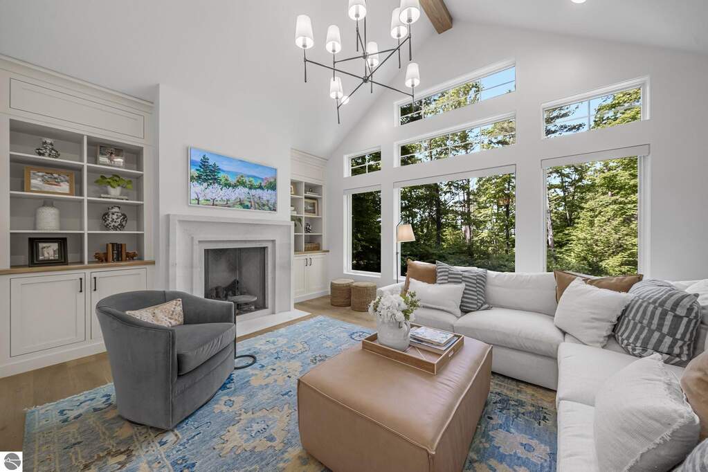 4 Bedroom Single Family Home/House's Image 8