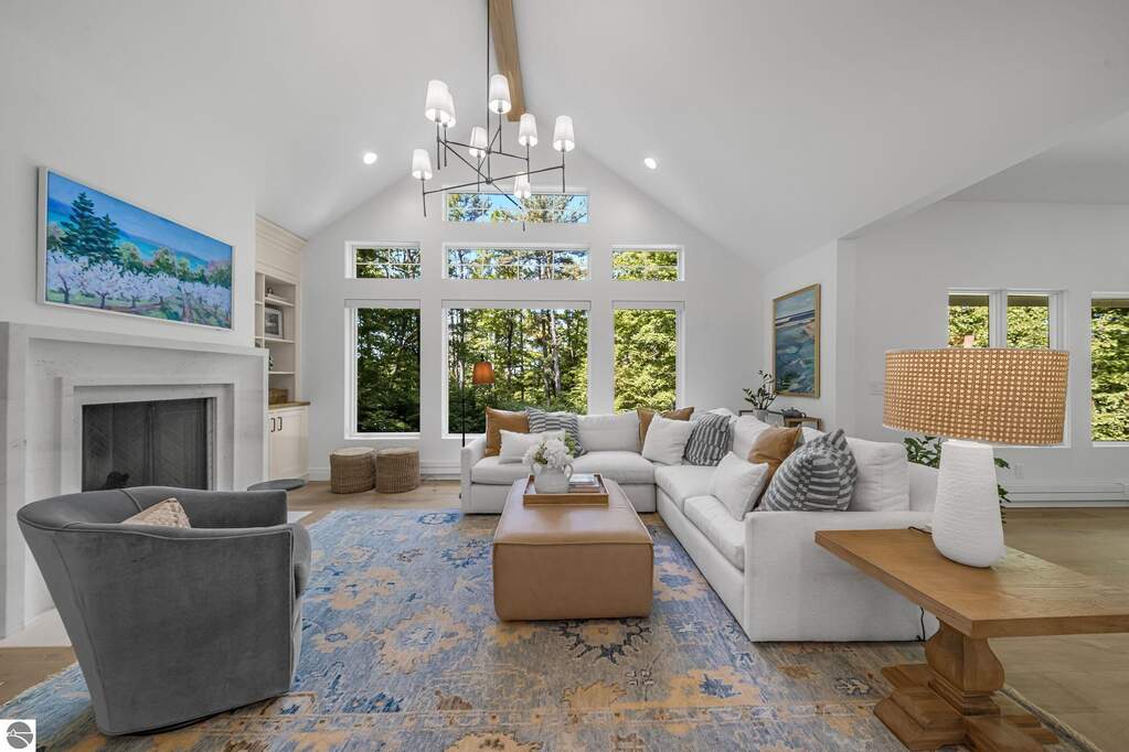 4 Bedroom Single Family Home/House's Image 9