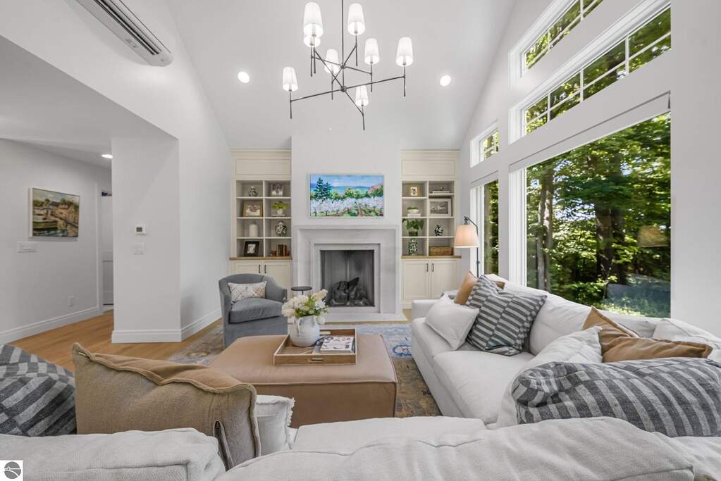 4 Bedroom Single Family Home/House's Image 16
