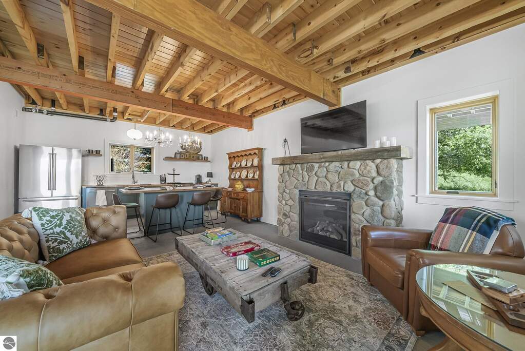 6 Bedroom Single Family Home/House's Image 67