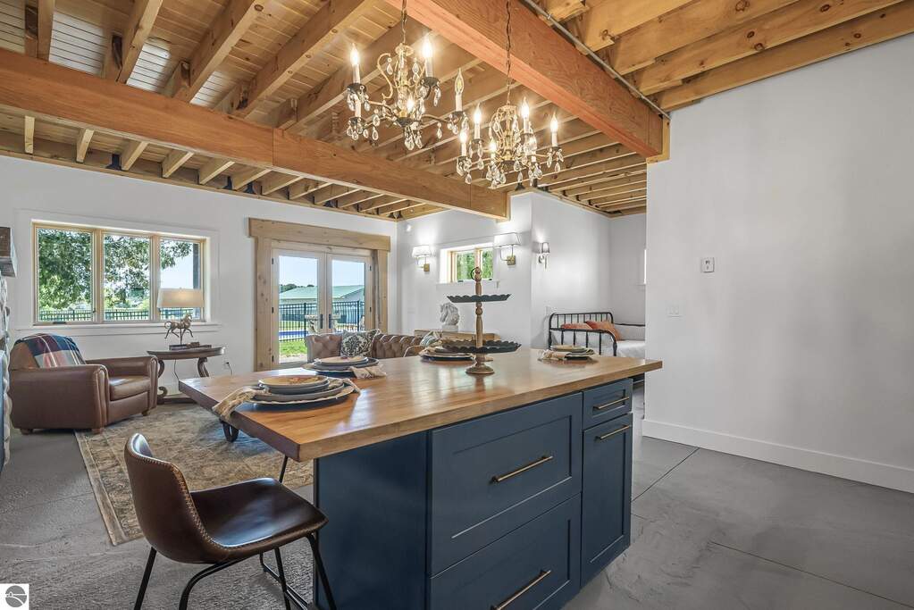 6 Bedroom Single Family Home/House's Image 68