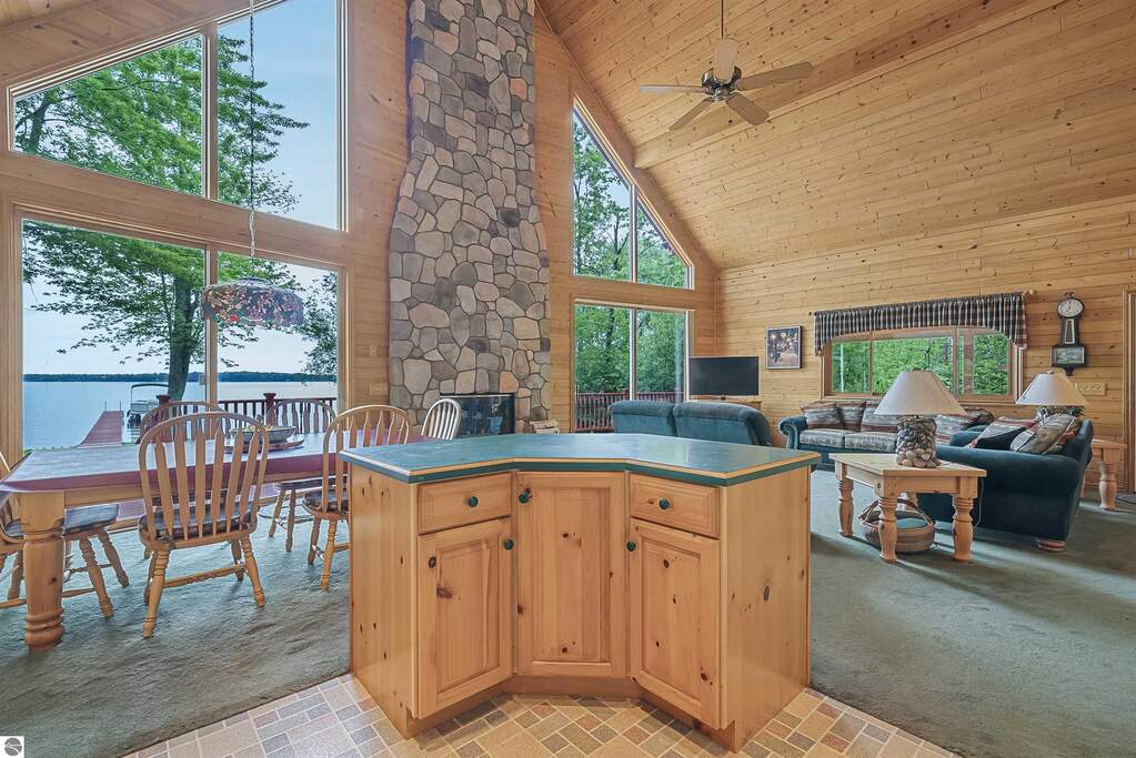 3 Bedroom Single Family Home/House's Image 14