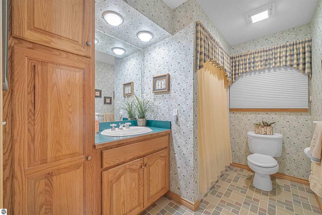 3 Bedroom Single Family Home/House's Image 36