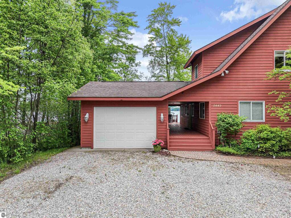 3 Bedroom Single Family Home/House's Image 47