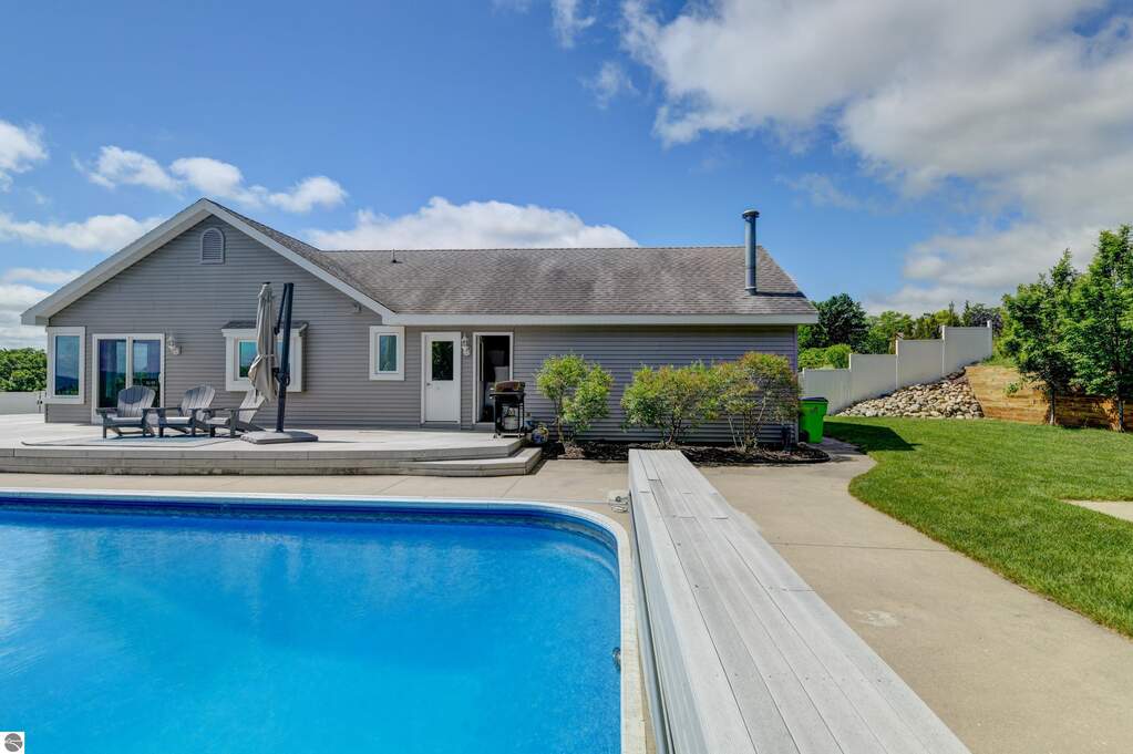 4 Bedroom Single Family Home/House's Image 10
