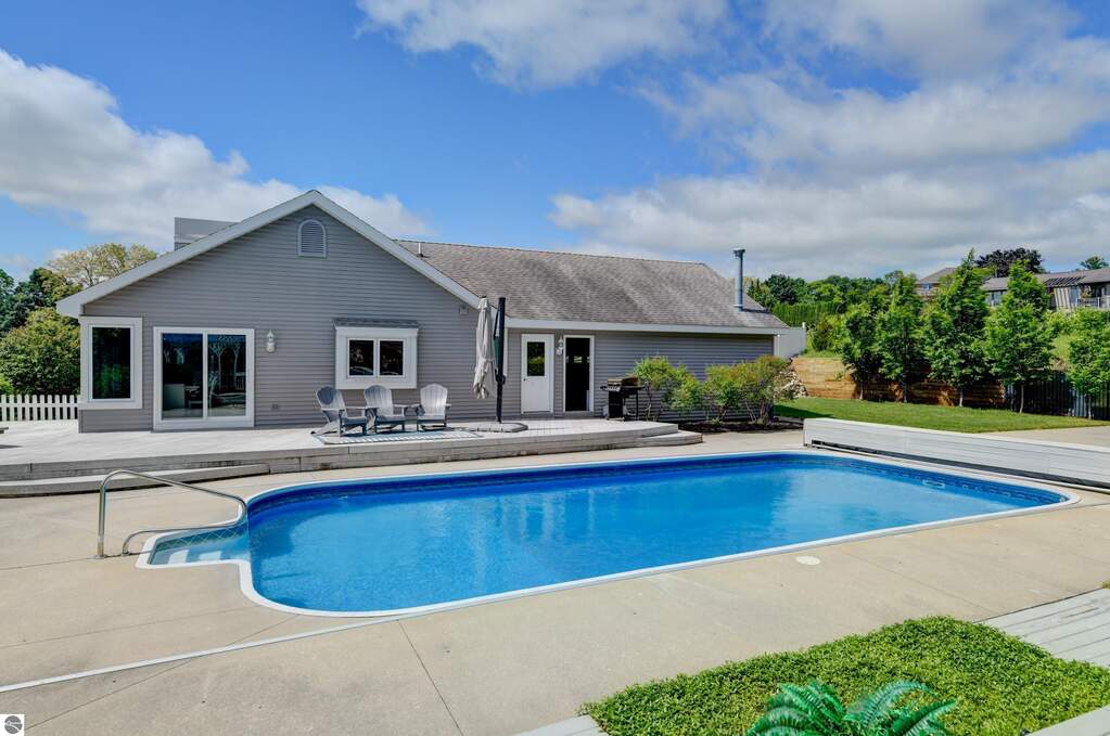 4 Bedroom Single Family Home/House's Image 12